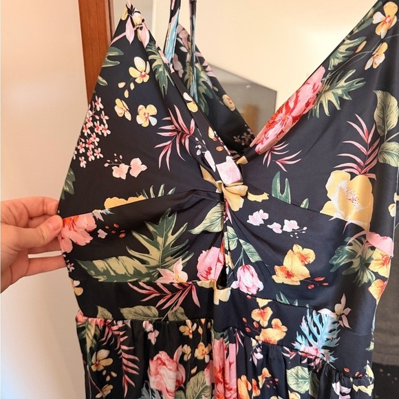 Black Floral Maxi Dress Tropical Print Adjustable Straps V Neck Cutout Back - Picture 2 of 4